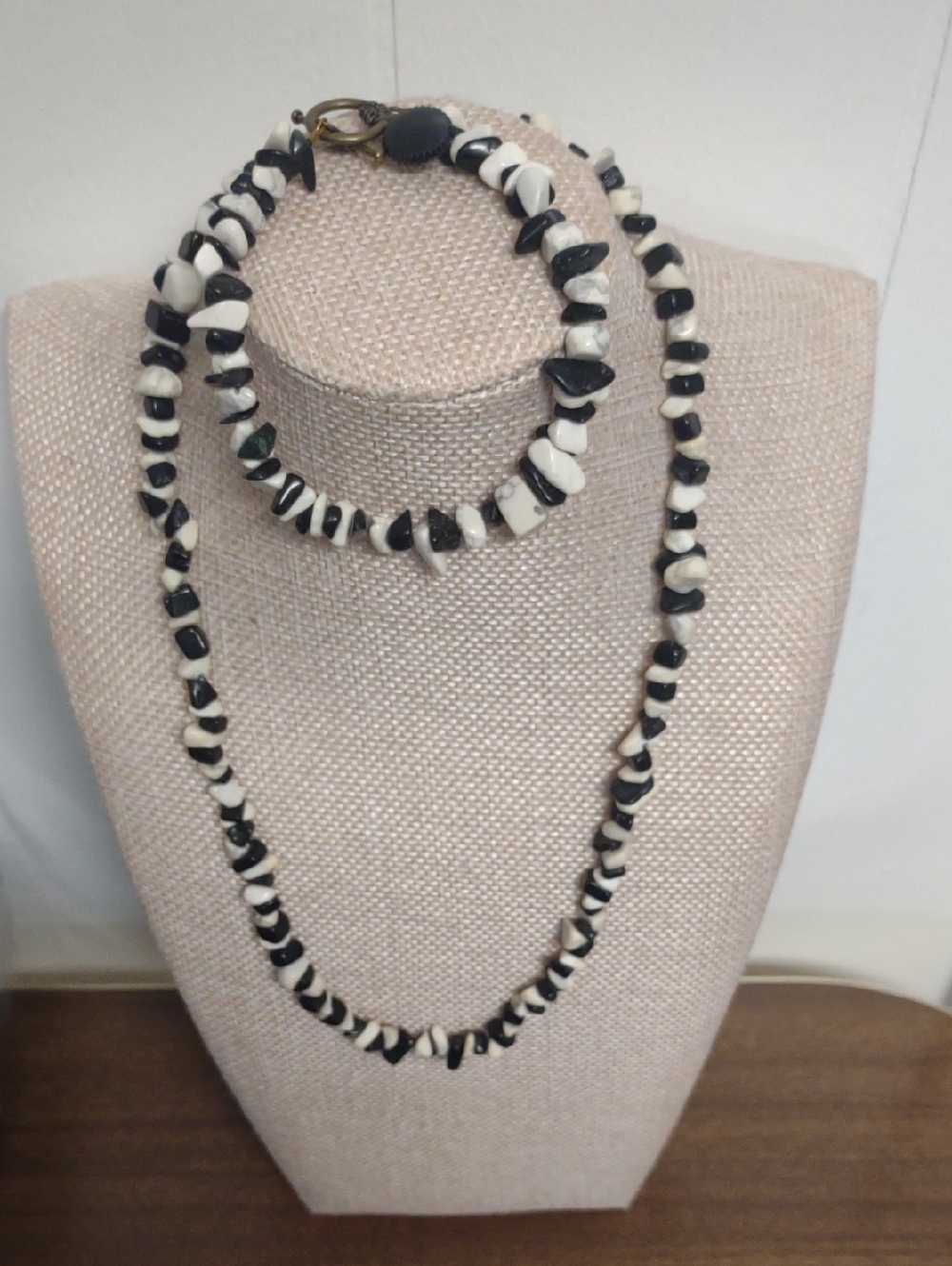 Handmade Black and White Shell Chip Beaded Necklace and Bracelet Set